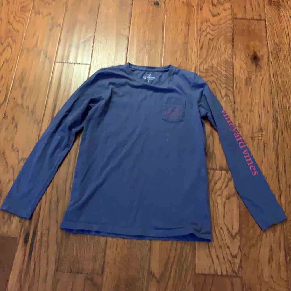 Vineyard vines tee